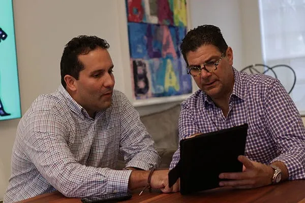 Capacitación y oportunidad de ingresos a venezolanos dentro y fuera del país